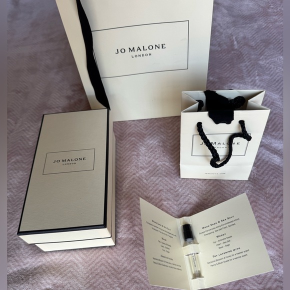 New Jo Malone Gift Set - box, two bags, two ribbons, perfume sample - Picture 15 of 16